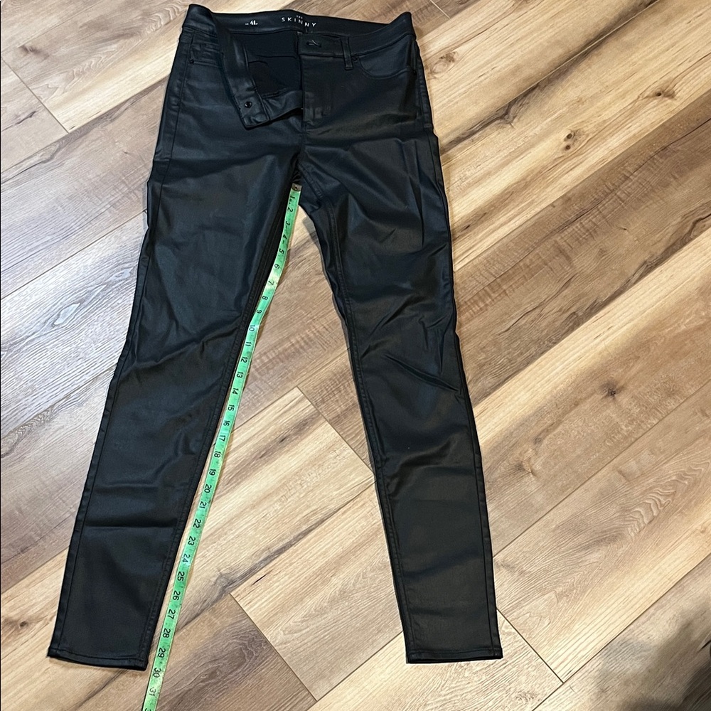 White House Black MarketThe Skinny Black Leather look Trousers black